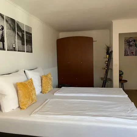Am Hafen Bed & Breakfast Mannheim