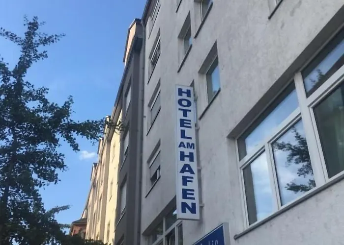 فندق مبيت وإفطار Am Hafen 4*