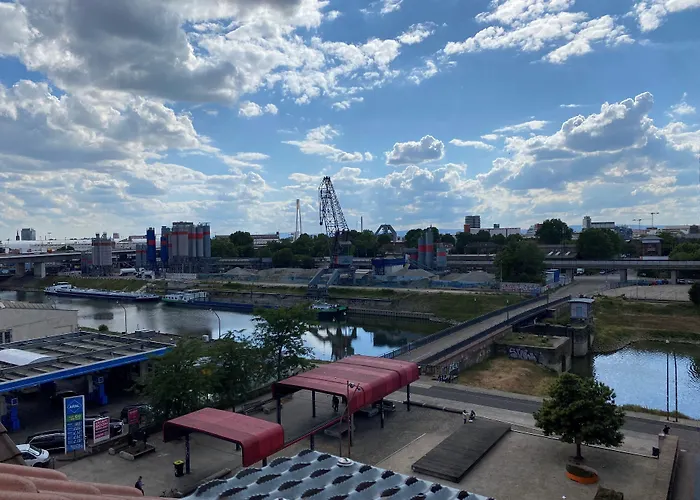 Am Hafen فندق مبيت وإفطار مانهايم